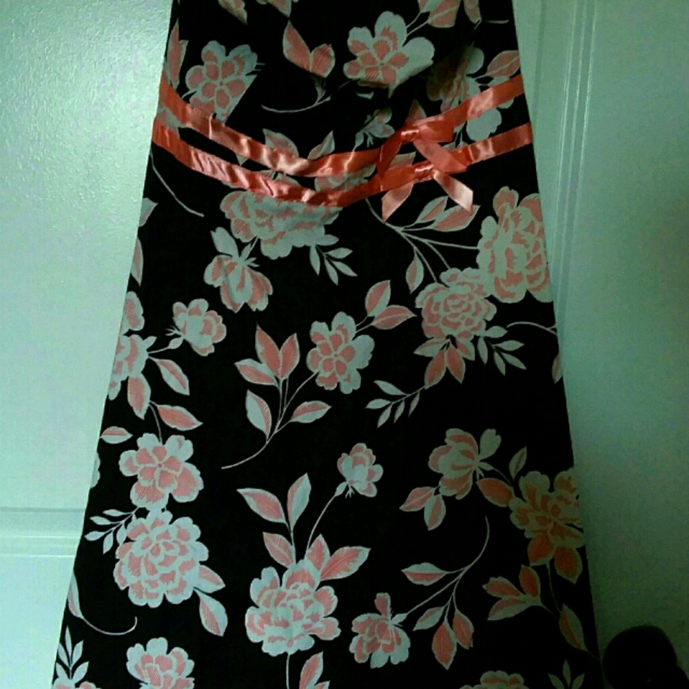 Strapless jrs dress. Wore 1 time.